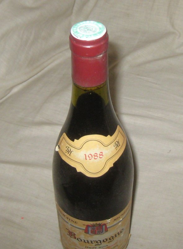 Michelot-Buisson, Bourgogne. 1988.  Pinot Noir.  Meursault, Cote D'Or.
