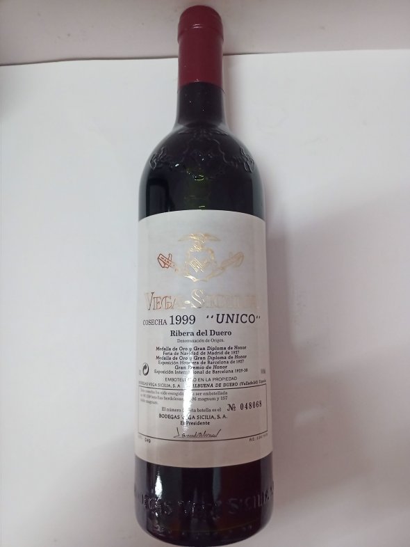 Vega Sicilia "Unico"1999 Robert Parker 95