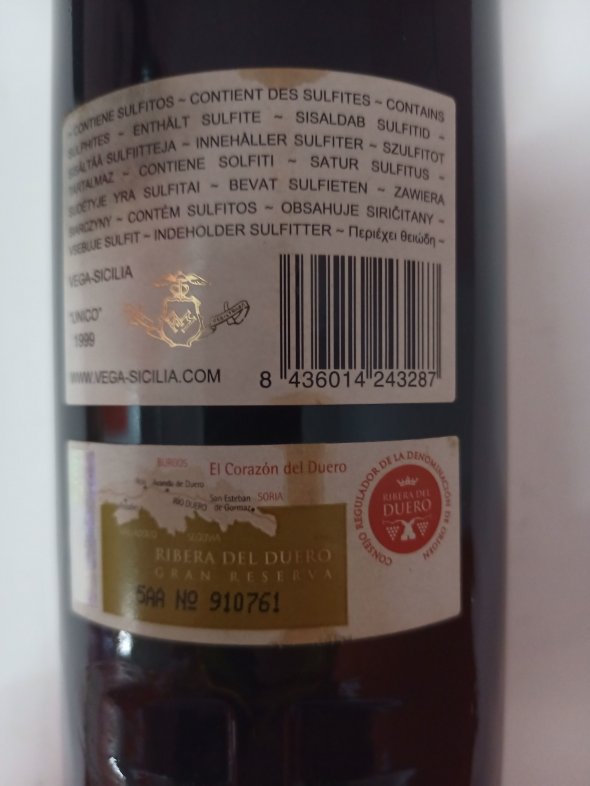 Vega Sicilia "Unico"1999 Robert Parker 95