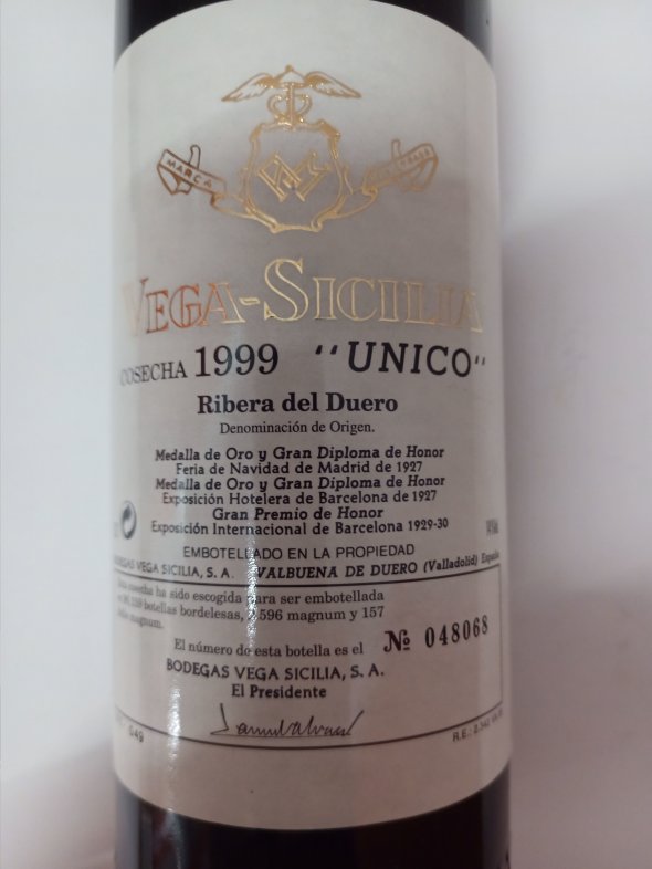 Vega Sicilia "Unico"1999 Robert Parker 95