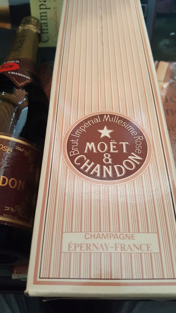 MOET ET CHANDON BRUT ROSE IMPERIAL 1985