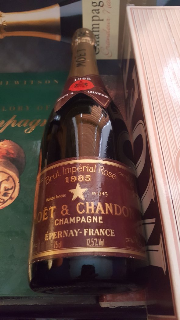 MOET ET CHANDON BRUT ROSE IMPERIAL 1985