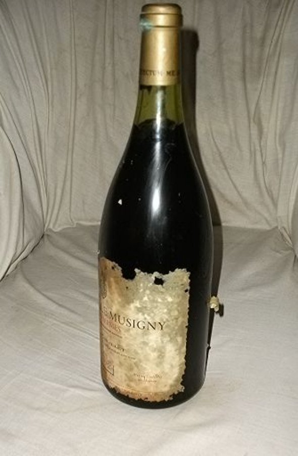 Chateau Chambolle-Musigny,  Domaine Grivelet.  Cote D'Or.  1972.