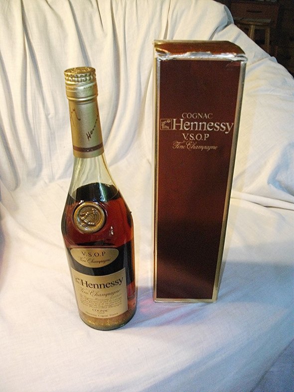 Vintage Hennessy VSOP Fine Champagne Cognac.  1970s. Boxed.