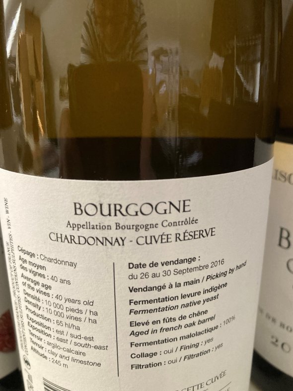 3 bottles of 2015 Bourgogne "Vieilles Vignes" + 3 bottles of 2016 Bourgogne Blanc "Cuvée de Reserve" Domaine Roche de Bellene