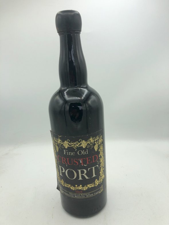 Yate's of Manchester Crusted Port Bottled 1983 (CalemPort )