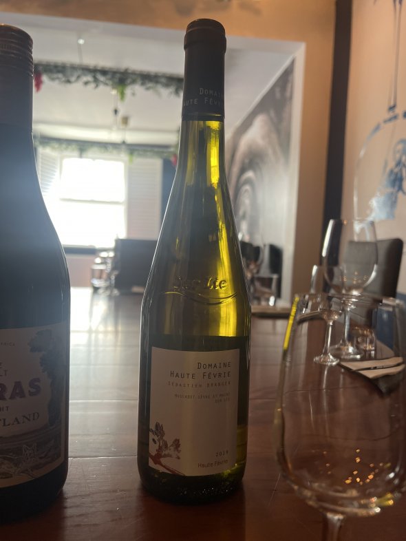 Domaine Haute Fevrie, Muscadet Sevre et Maine, Sur Lie