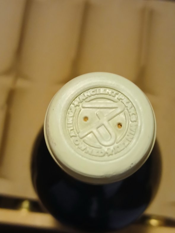 Ancient peaks  petit  verdot paso robles 