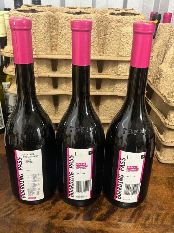 Juliet Victor Boarding Pass Sz&aacute;raz Furmint