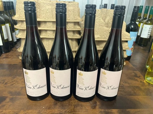 Vi&ntilde;a Edmara Pinot Noir