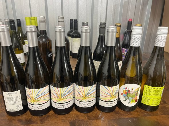 Les Hexagonales Sauvignon Blanc (5) 2021 & Uva Non Grata Gros Manseng (2)