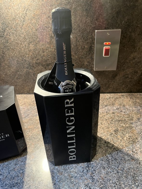 Bollinger 007 Limited Edition Grande Annee 2009