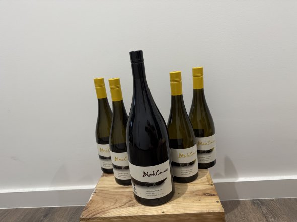 selection of Blank Canvas wines with 4 Sauvignon blanc 75 cl and 1 magnumOf Pinot noir 150cl