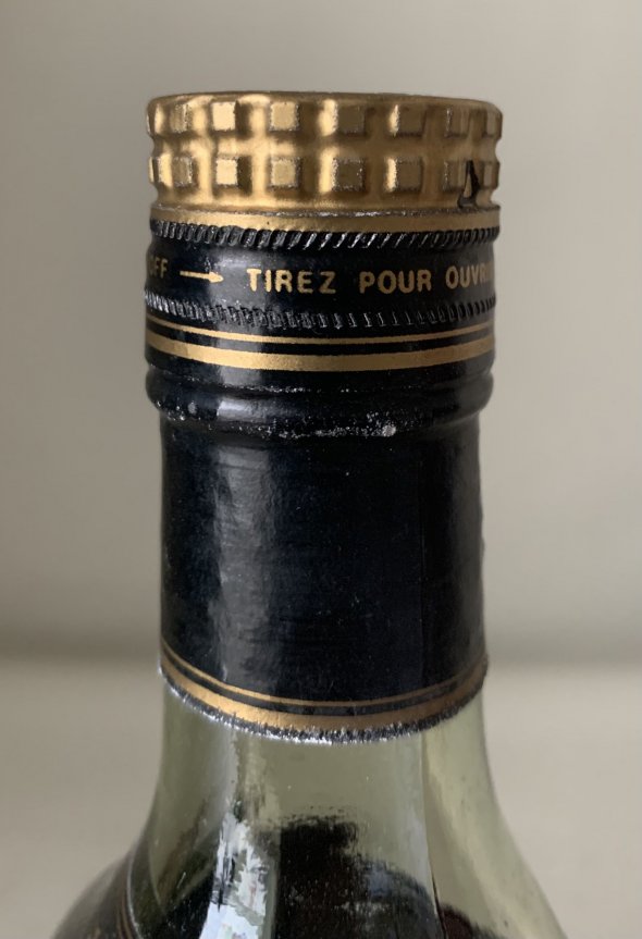 Older Label/Box Hennessy X.O Cognac 