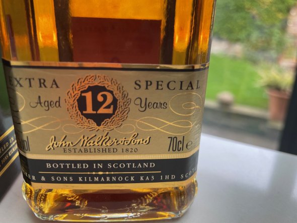 Johnnie Walker, Blended Scotch Black Label Extra Special 12YO (1990's bottling)