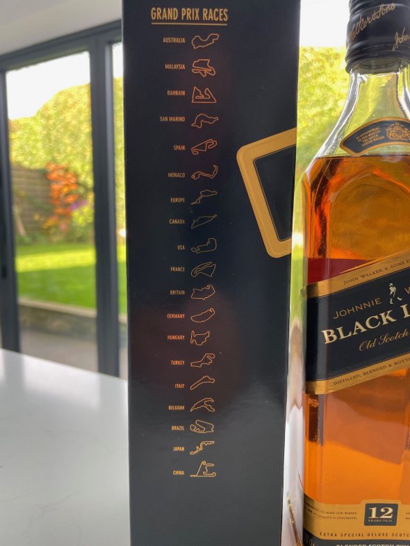 Johnnie Walker, Blended Scotch Black Label 12YO (2000's bottling)