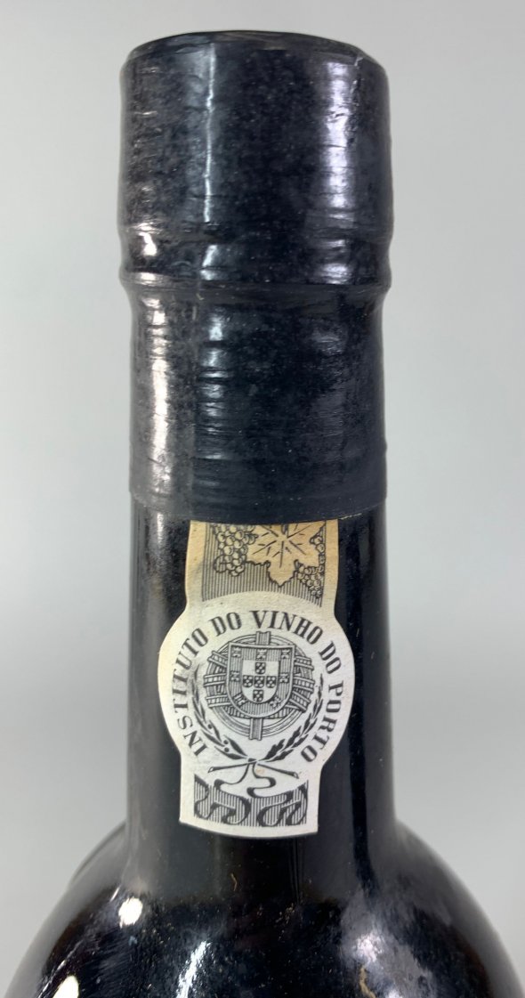 DOW's 1977 Silver Jubilee Vintage Port