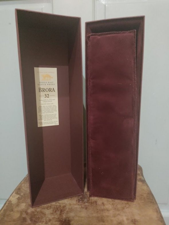 Brora, Single Malt Whisky, Aged 32 years, Limited Edition (1 of 1500 bottles)