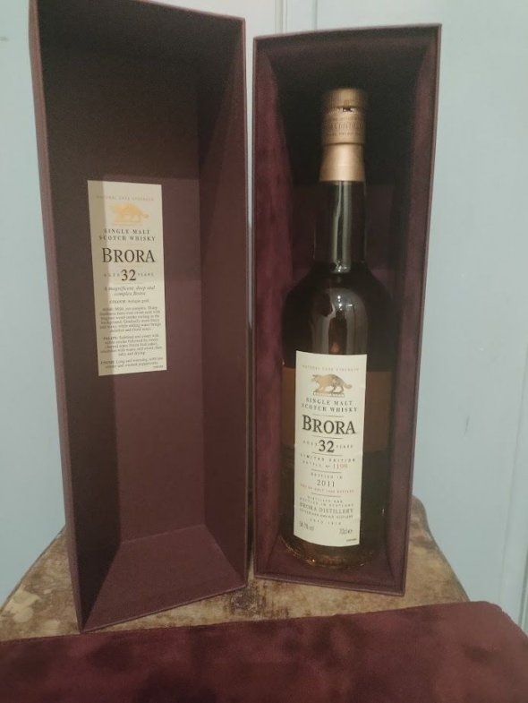 Brora, Single Malt Whisky, Aged 32 years, Limited Edition (1 of 1500 bottles)