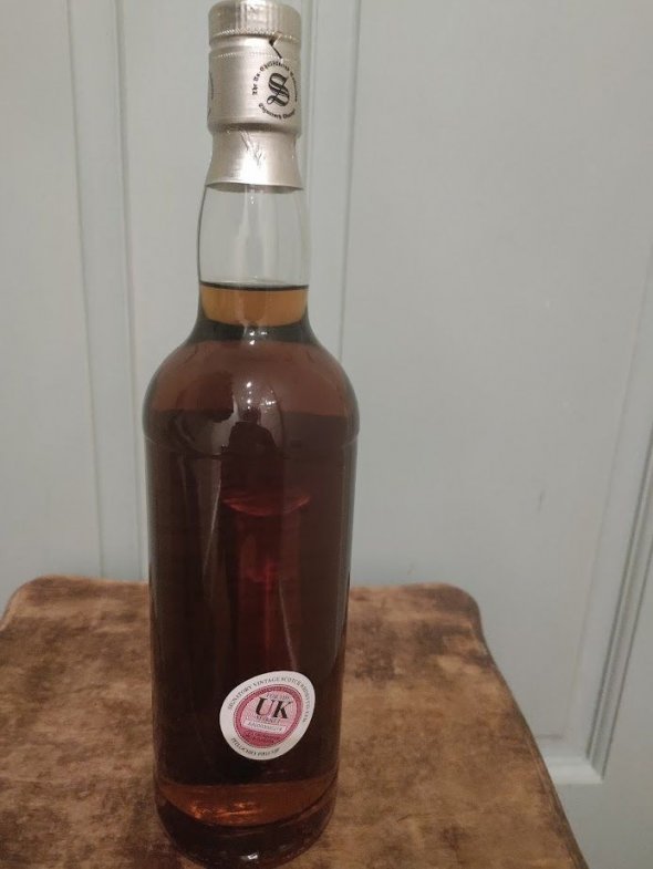 Highland Park (Signatory Vintage), Island Single Malt, Aged 21 years - Limited Edition