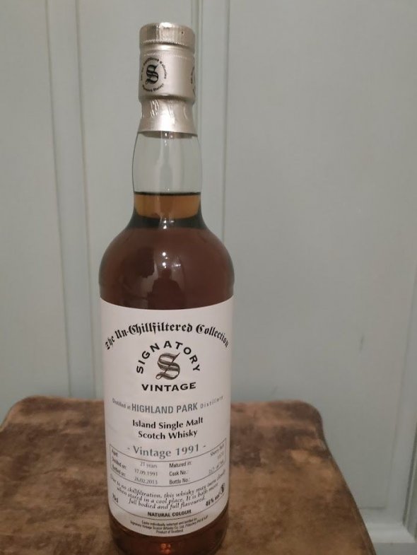Highland Park (Signatory Vintage), Island Single Malt, Aged 21 years - Limited Edition