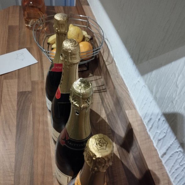 Mixed Lot of Champagne