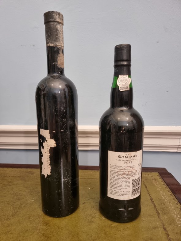 Mix port/sweet wine (2 bottles) Mas Amiel 1990 & Graham's Late Bottled Vintage Port 1991
