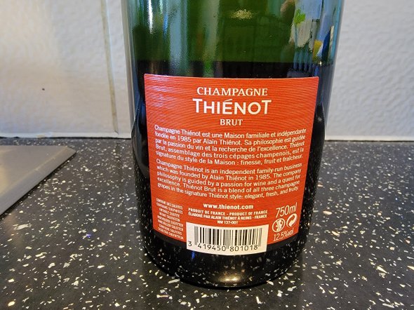 Thienot, Brut