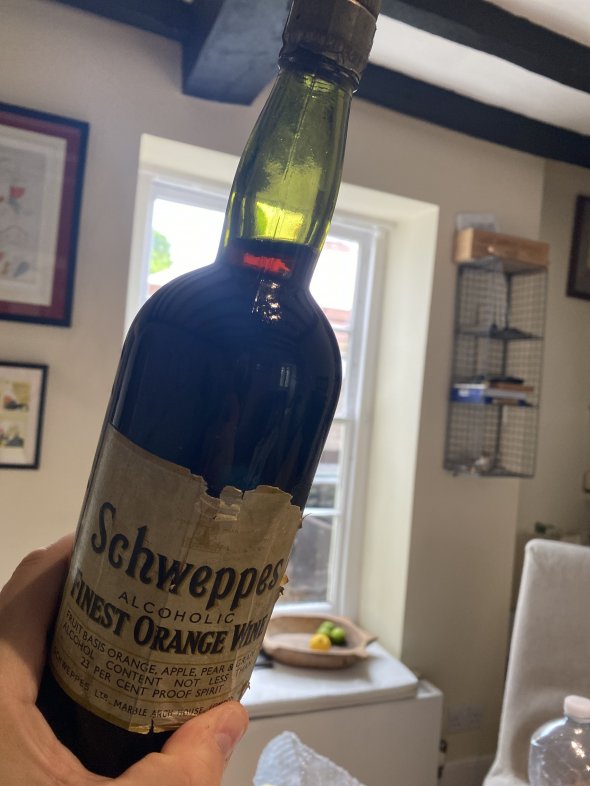 Schweppes alcoholic Finest Orange Wine