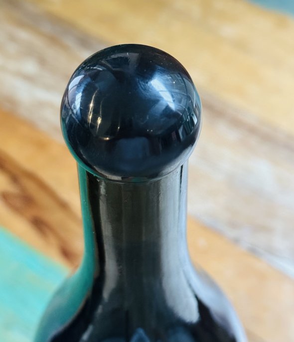 L'Usine, Sleepy Hollow Vineyard Pinot Noir, Santa Lucia Highlands