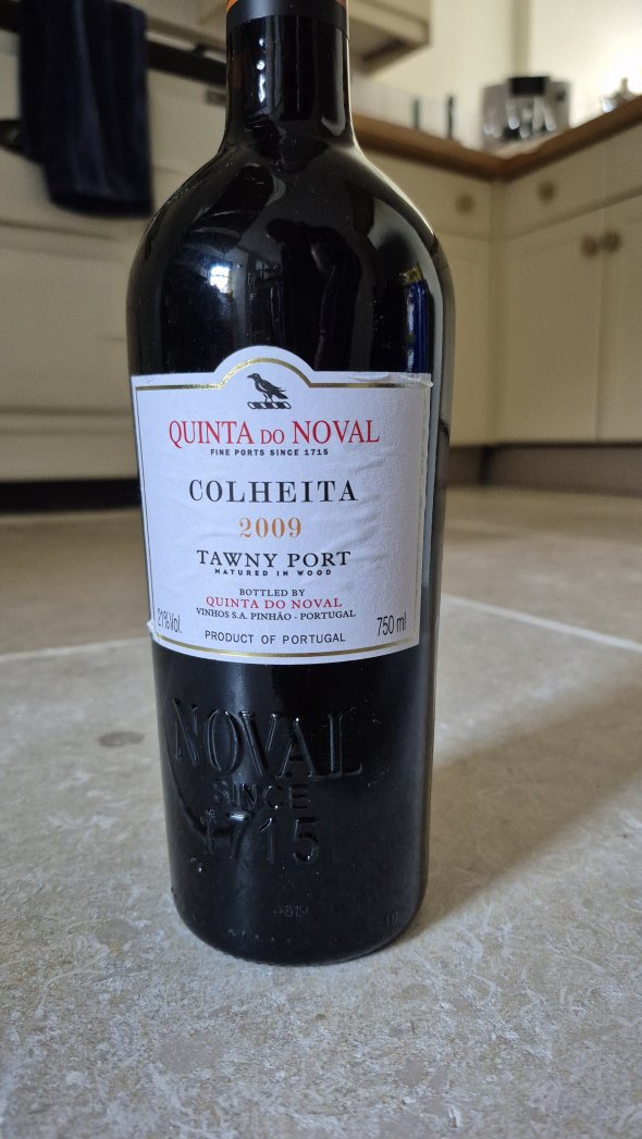 Six bottles of quality Port