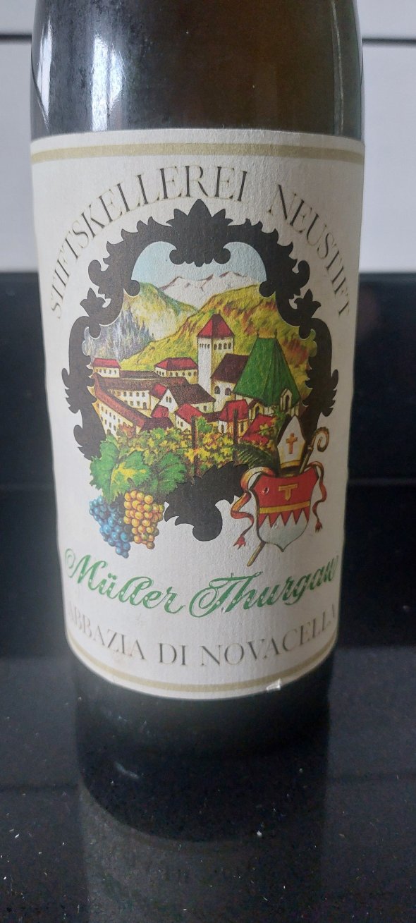 Abbazia Di Novacella Stiftskellerei Neustift Muller Thurgau