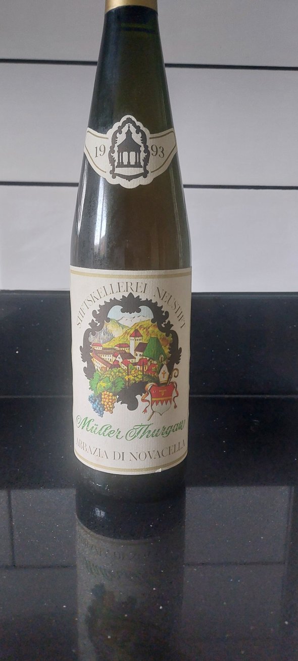 Abbazia Di Novacella Stiftskellerei Neustift Muller Thurgau