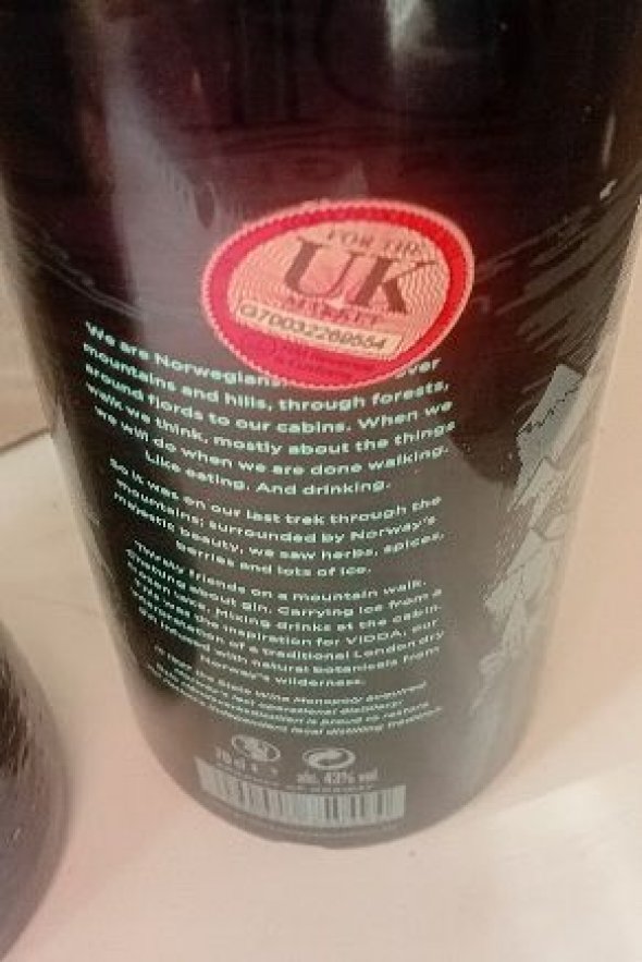 Vidda Torr Gin and Noilly Pratt