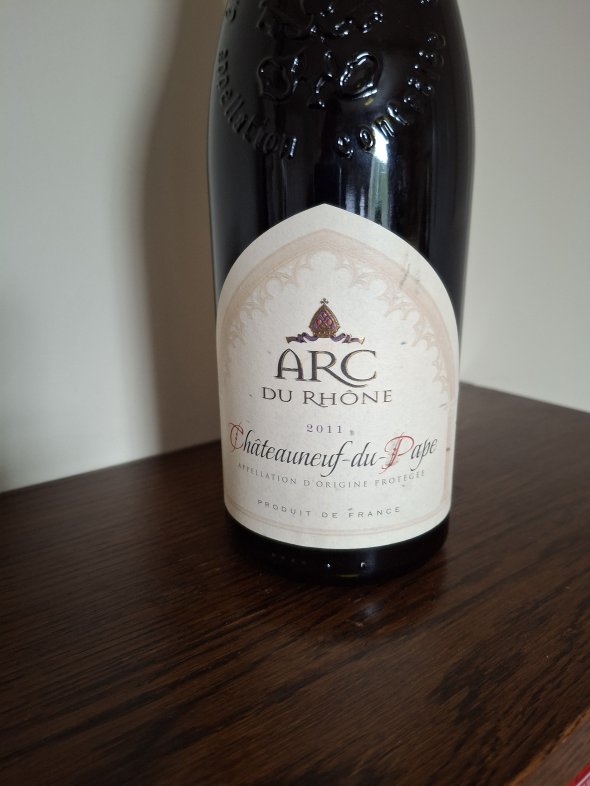 Cave Lavau, Chateauneuf du Pape, Arc du Rhone