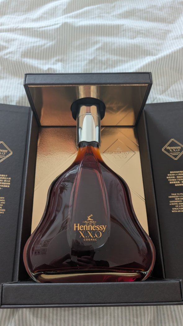Hennessy X.X.O Cognac &ndash; Rare Luxury Edition