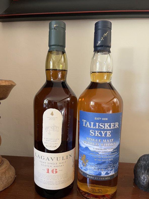 Lagavulin, Single Malt 16 Years Old, Islay and Talisker Skye Single Malt