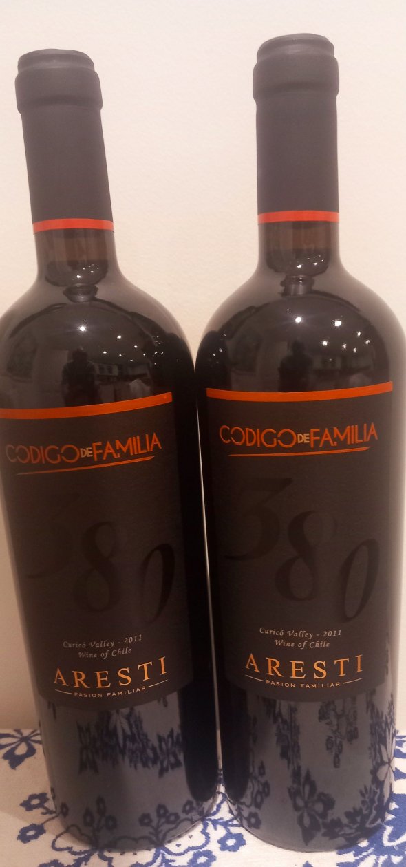 Aresti, Codigo de Familia 380, Curico Valley