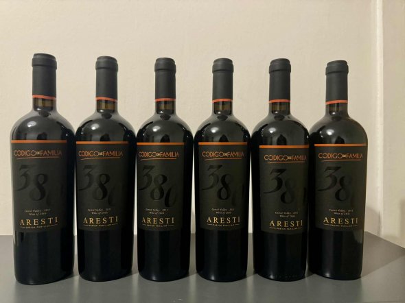 Aresti, Codigo de Familia 380, Curico Valley