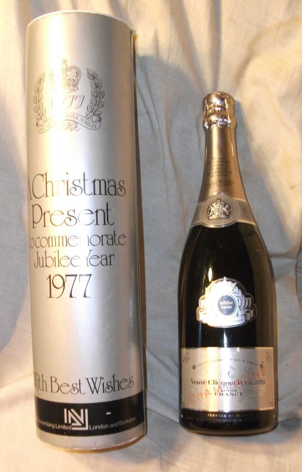 Queen Elizabeth II Silver Jubilee, Veuve Clicquot Champagne.