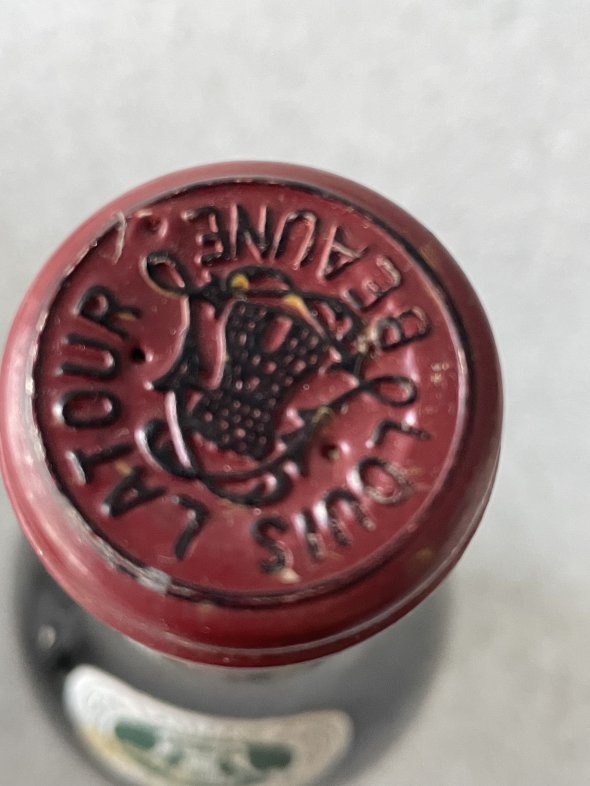 Domaine Louis Latour, Aloxe-Corton Premier Cru, Les Chaillots