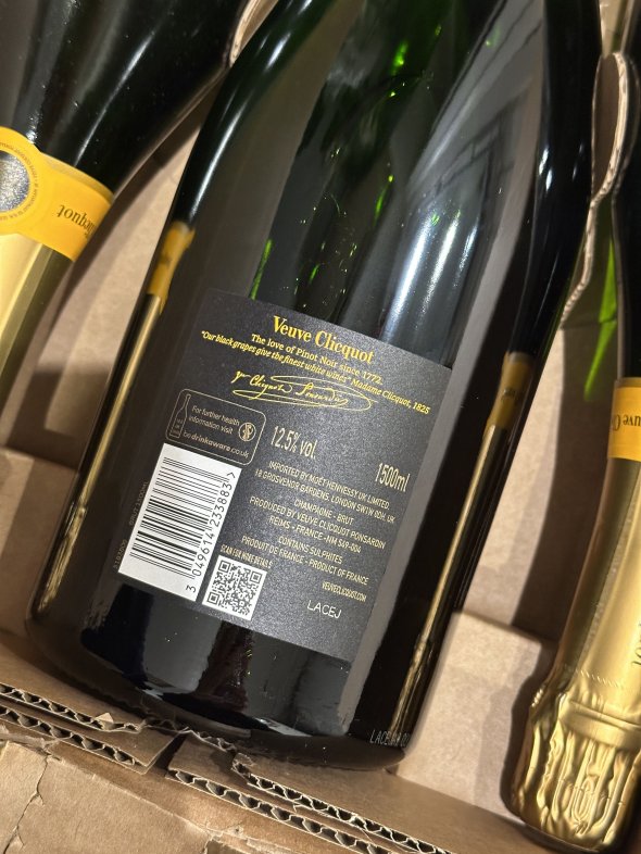 NB THIS LOT IS ONE MAGNUM BOTTLE ONLY Veuve Clicquot, Gold Label