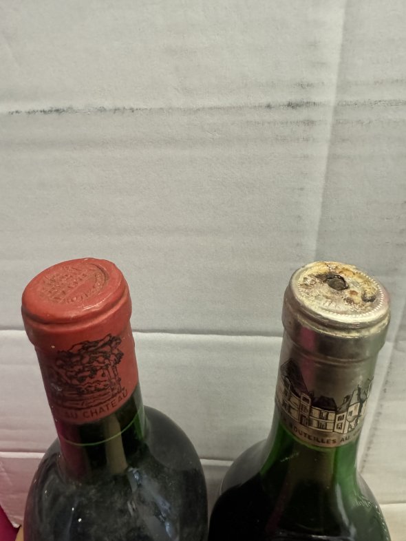 Lot 2 bot 1971 : 1 x Chateau Lafite Rothschild and 1 x Chateau Haut Brion