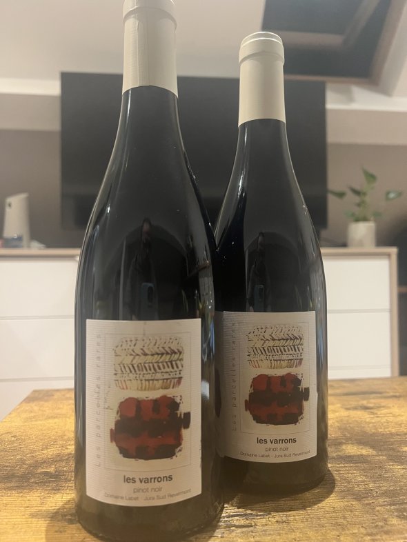 Domaine Labet, Cotes du Jura, Les Varrons Pinot Noir S&eacute;lection Clonale