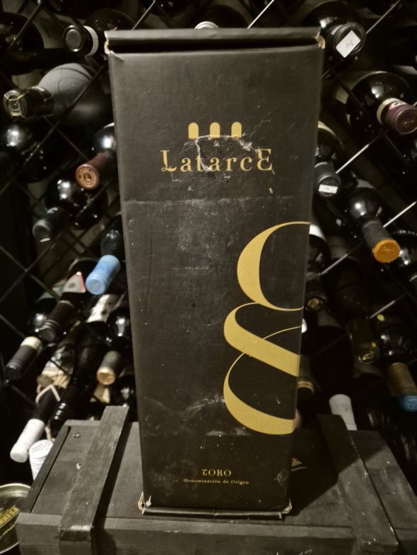 Latarce Gran Seleccion Toro Tinto Magnum