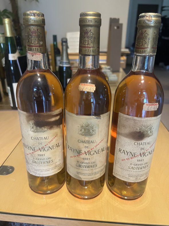 Ch&acirc;teau de Rayne Vigneau 1981 - Sauternes (1er Grand Cru Class&eacute;) 3 bottles 