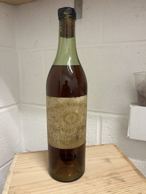 1914 Hine Finest Old Liqueur Brandy 70 Proof Tyler & Co Woking 