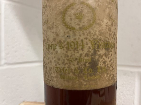 1914 Hine Finest Old Liqueur Brandy 70 Proof Tyler & Co Woking 