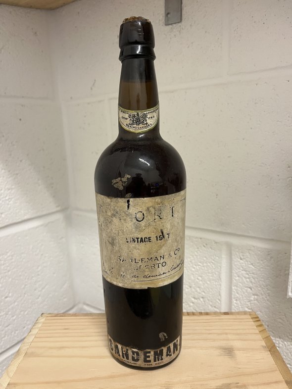 Sandeman 1917 Vintage Port (Label Scrathed But 17 Clear on wax) Great Level
