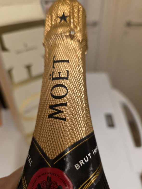 Mo&euml;t & Chandon Brut Imp&eacute;rial Champagne&nbsp;750ml&nbsp;in gift box